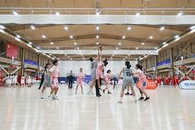 太空人队总经理杰夫·卢诺与总教练 A.J. 欣奇因作弊丑闻被双双开除